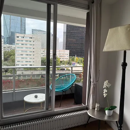 Apartmán Sympa A Paris En Metro -balcon & Wifi Puteaux